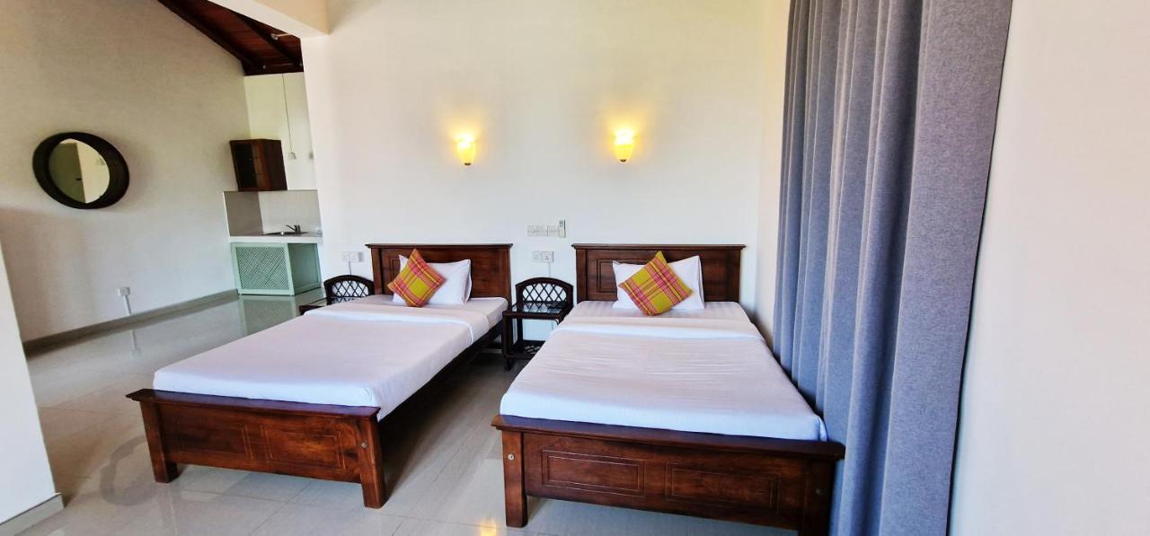 Chill Hill Hikkaduwa Hotel ภายนอก รูปภาพ