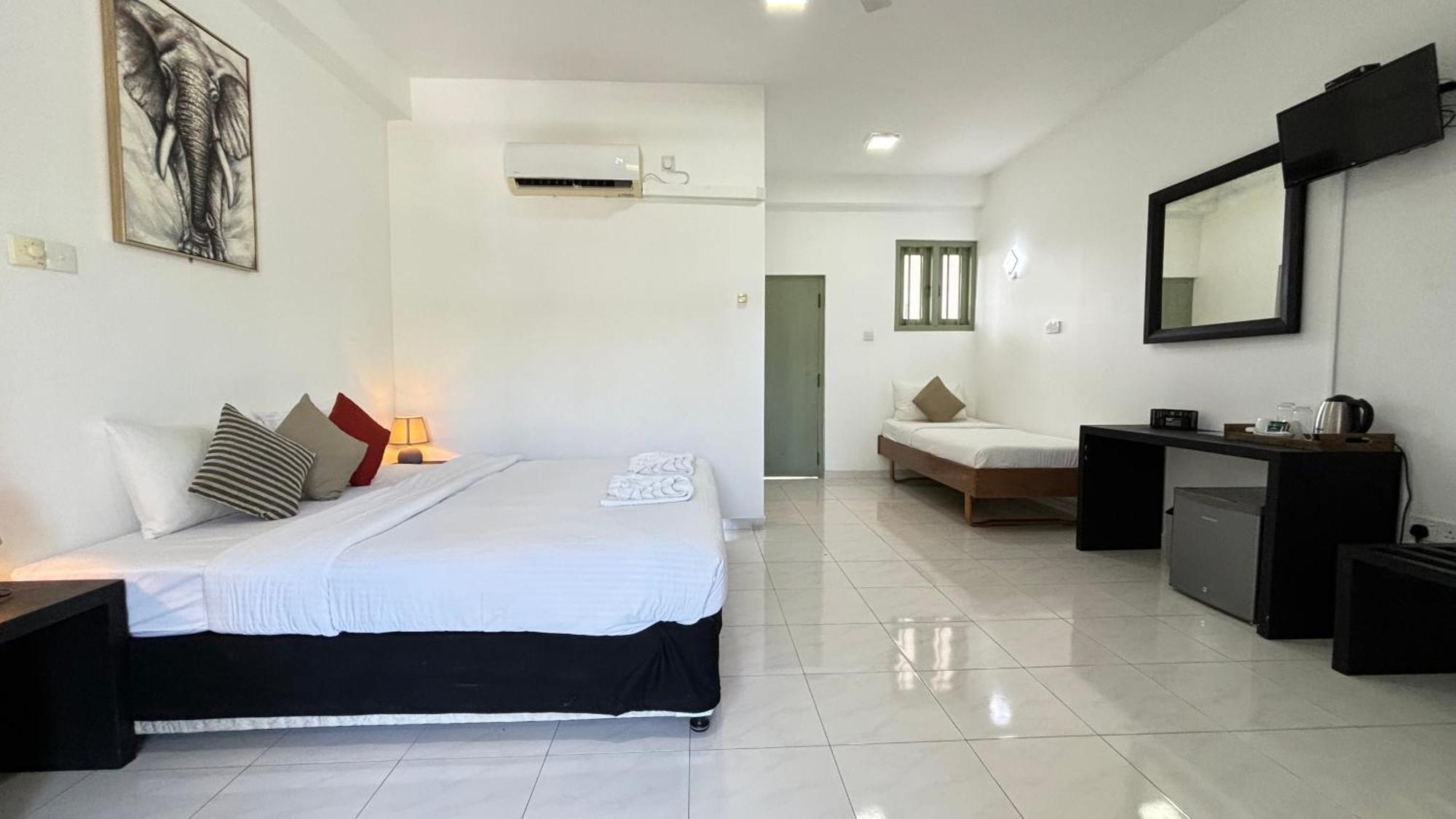 Chill Hill Hikkaduwa Hotel ภายนอก รูปภาพ